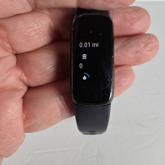 Fitbit Inspire2 Smart Fitness Tracker with Interchangeable Bands 12 Bands In All - Picture 10 of 10